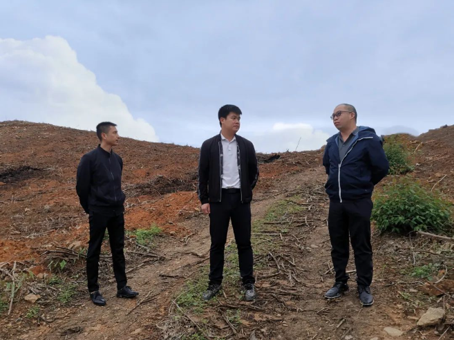 廖长琨到鹿晟公司管理林地指导工作