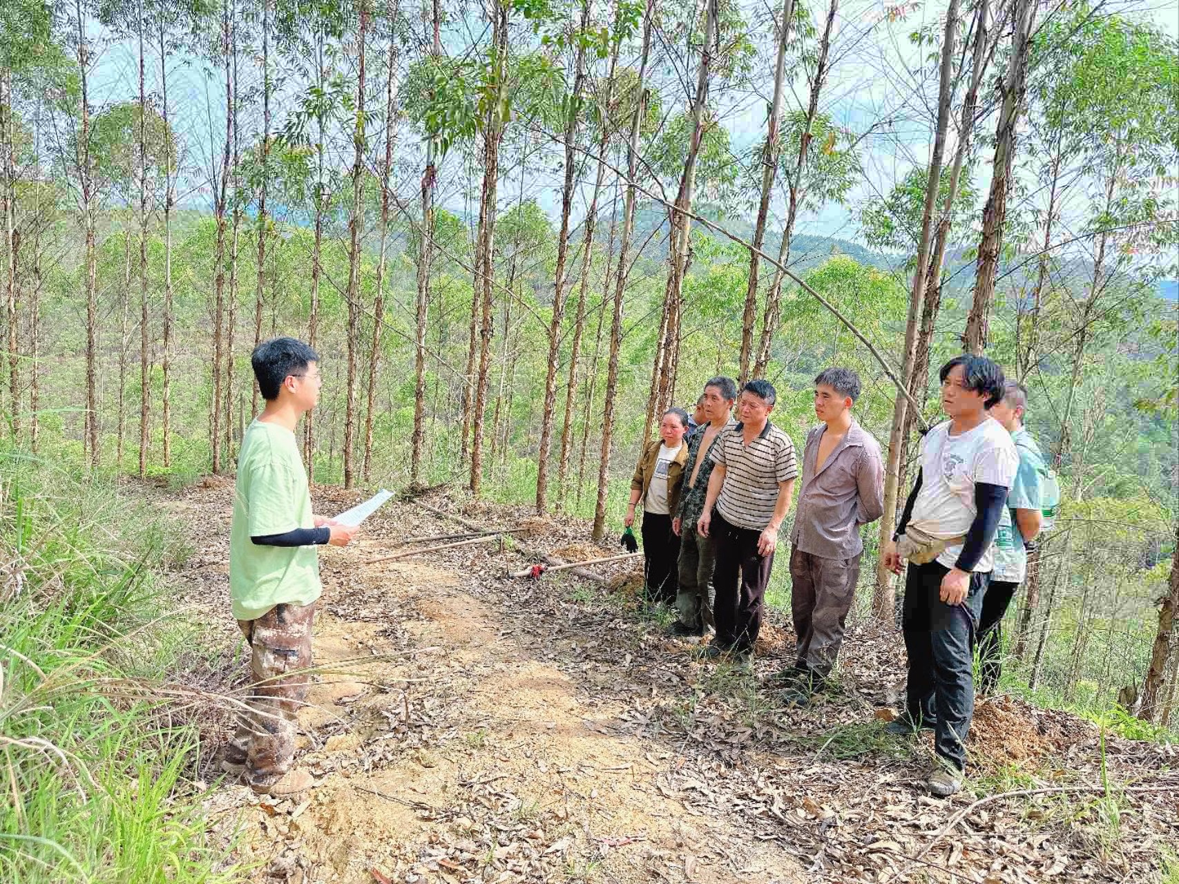 坚守林业职责，守护一方绿水青山