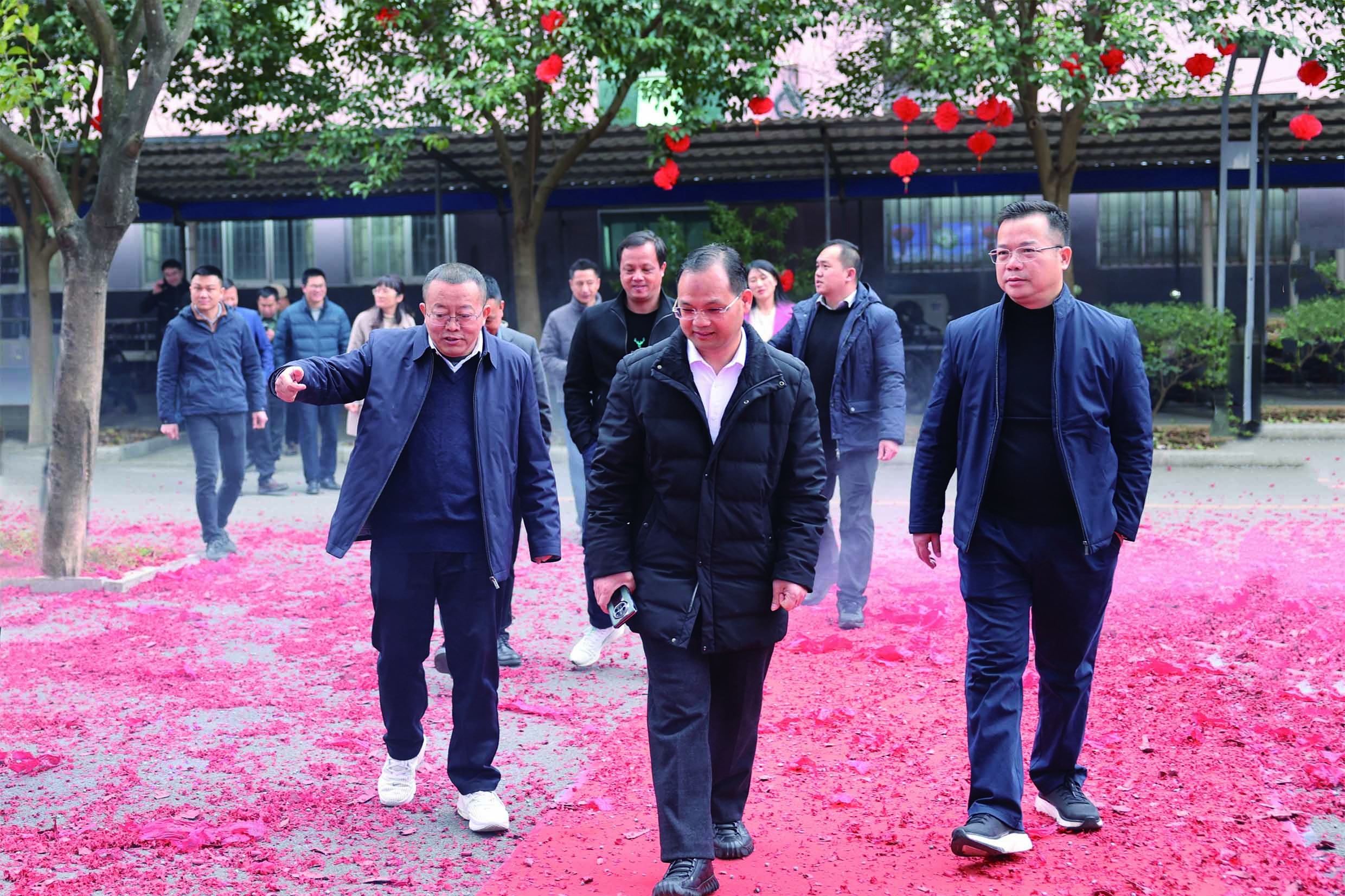 巳巳如意，再启新程－股东单位领导向东升国际官网集团员工拜年！